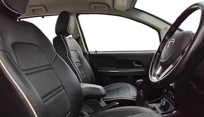 2019 Tata Hexa XM PLUS 4X2 7 STR, Diesel, Manual, 1,01,654 km, Right Side Front Door Cabin