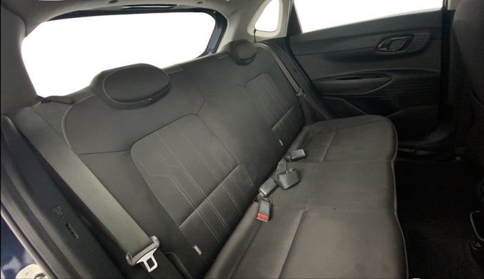 2021 Hyundai NEW I20 MAGNA 1.2 MT, Petrol, Manual, 73,888 km, Right Side Rear Door Cabin