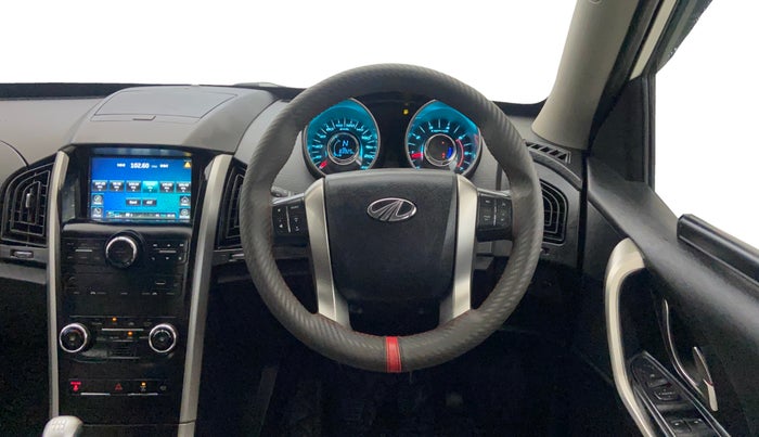 2019 Mahindra XUV500 W7, Diesel, Manual, 83,915 km, Steering Wheel Close Up