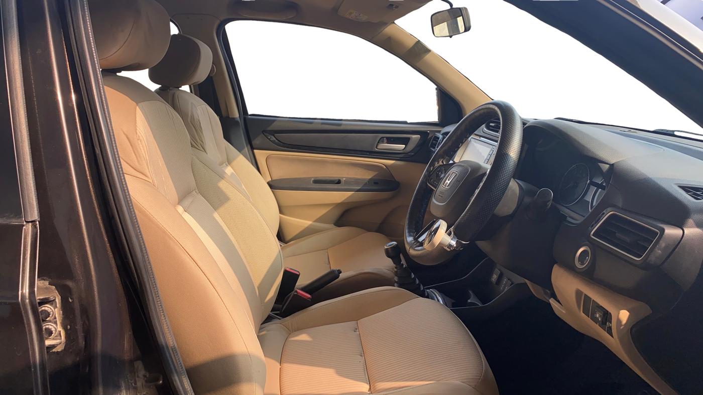 2020 Honda Amaze 1.2L I-VTEC VX, CNG, Manual, 52,480 km, Right Side Front Door Cabin