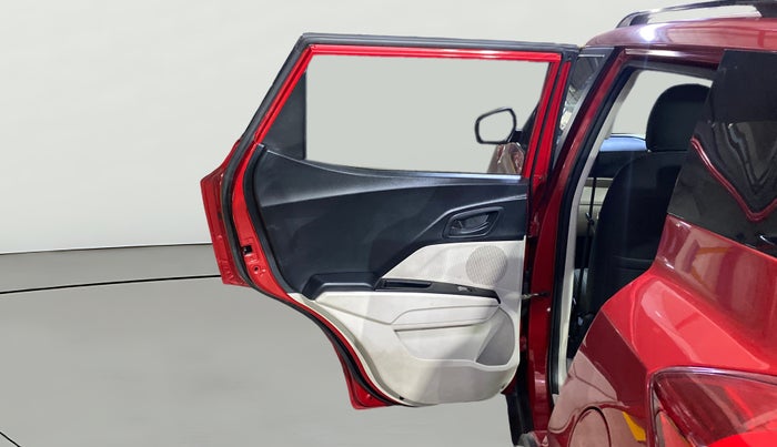 2020 Mahindra XUV300 W6 1.2 PETROL, Petrol, Manual, 33,270 km, LHS Rear Door