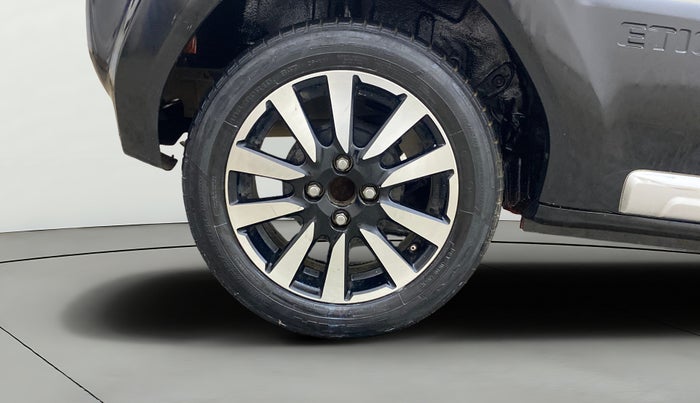 2017 Toyota Etios GD, Diesel, Manual, 86,895 km, Right Rear Wheel