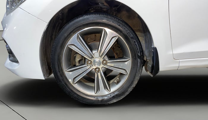 2017 Hyundai Verna 1.6 VTVT SX (O) AT, Petrol, Automatic, 43,739 km, Left Front Wheel