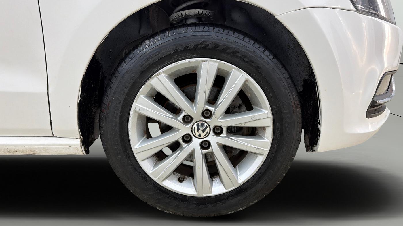 2016 Volkswagen Polo GT TSI AT, Petrol, Automatic, 80,459 km, Right Front Wheel