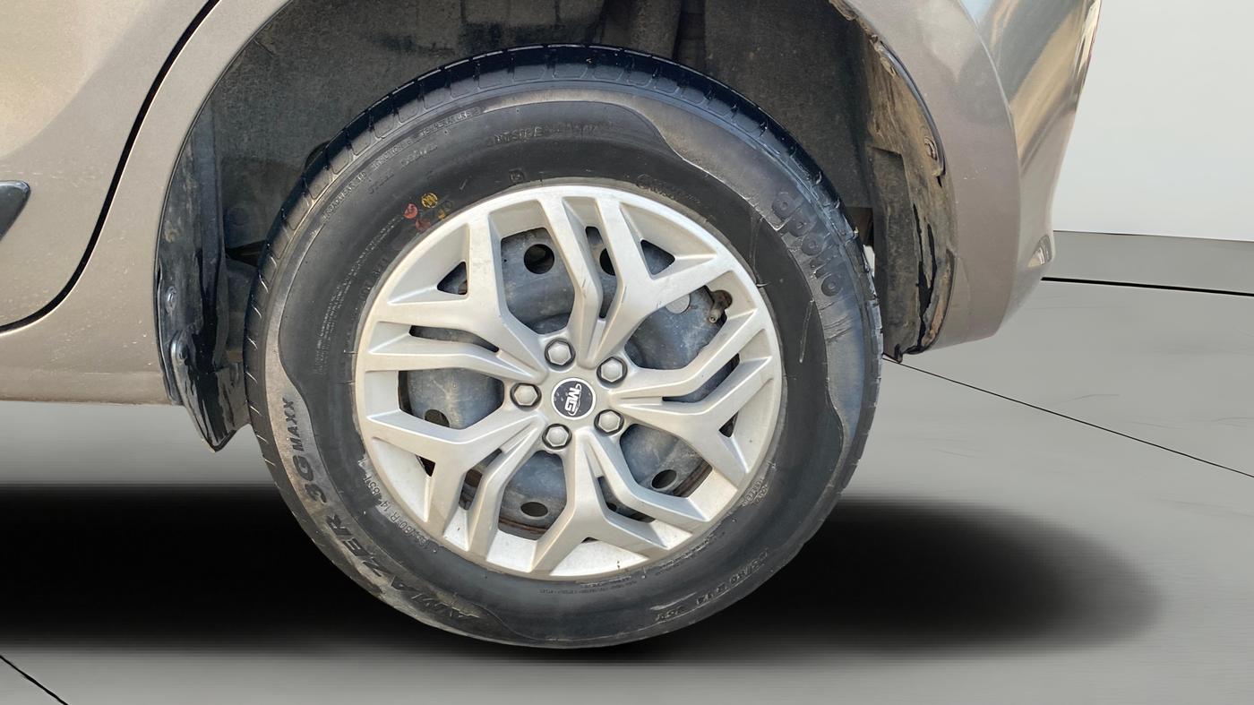 2019 Maruti Swift VXI AMT, Petrol, Automatic, 64,571 km, Left Rear Wheel