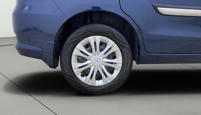 2016 Maruti Ertiga VXI CNG, CNG, Manual, 97,023 km, Right Rear Wheel