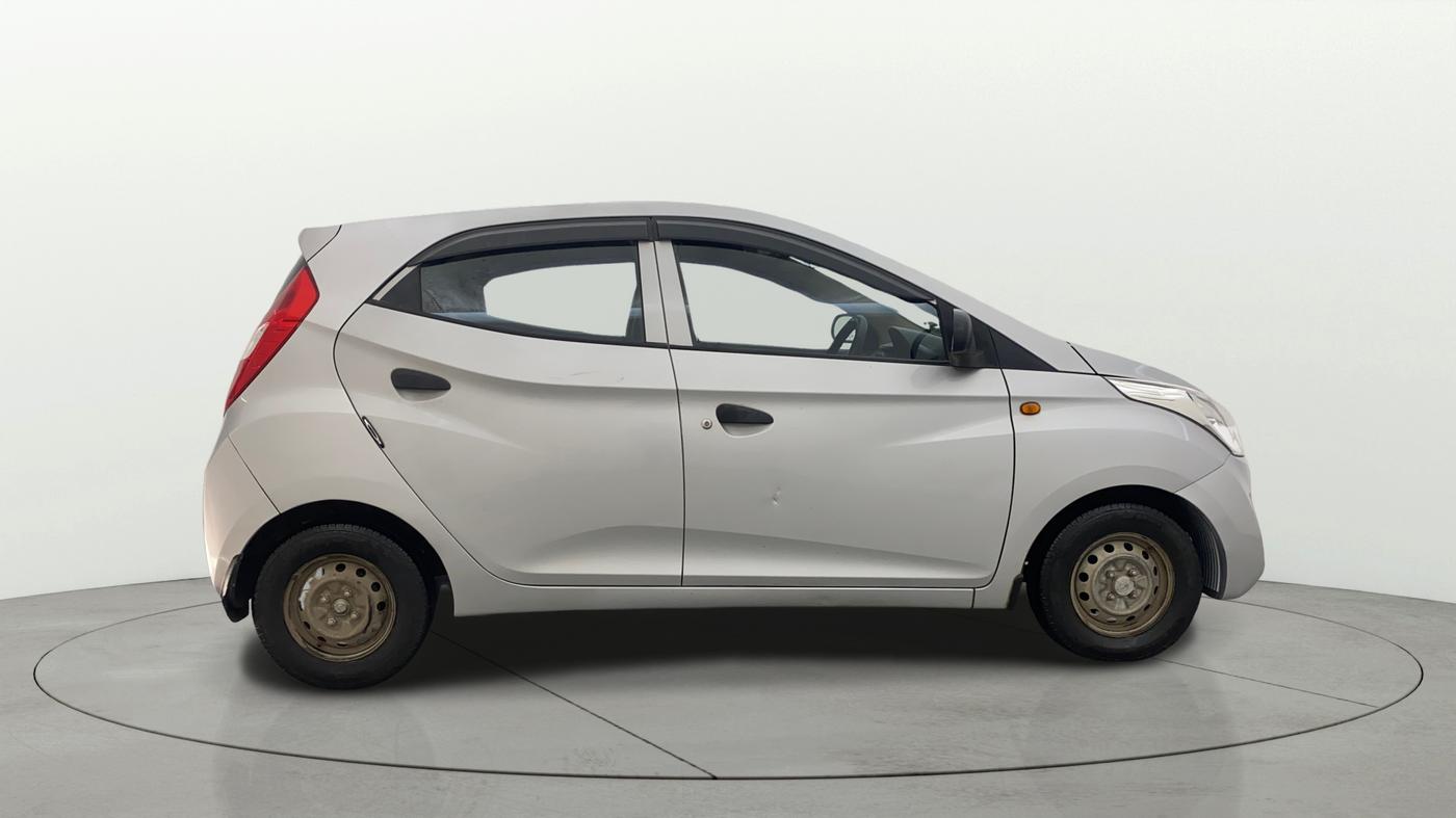 2016 Hyundai Eon ERA PLUS (O), Petrol, Manual, 1,36,063 km, Right Side View