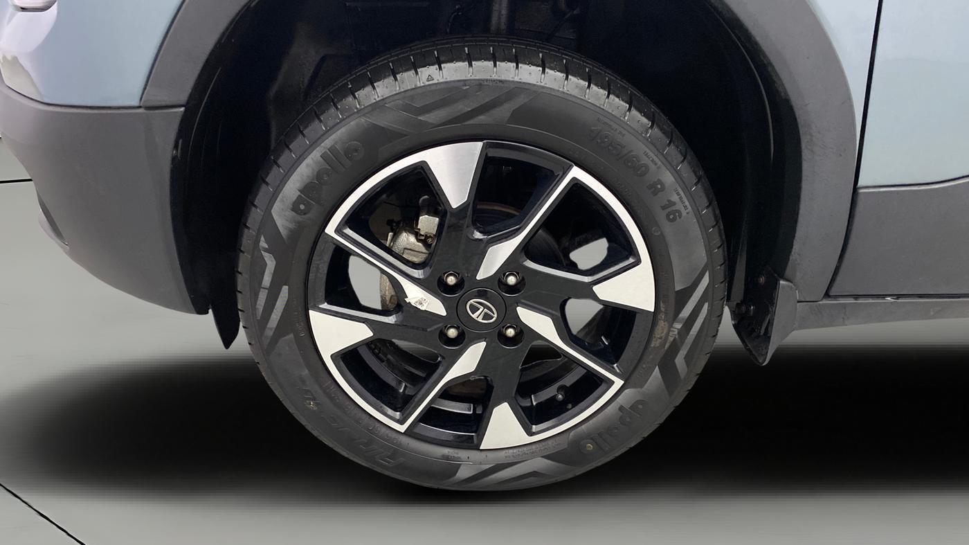 2022 Tata PUNCH CREATIVE  MT, Petrol, Manual, 7,971 km, Left Front Wheel