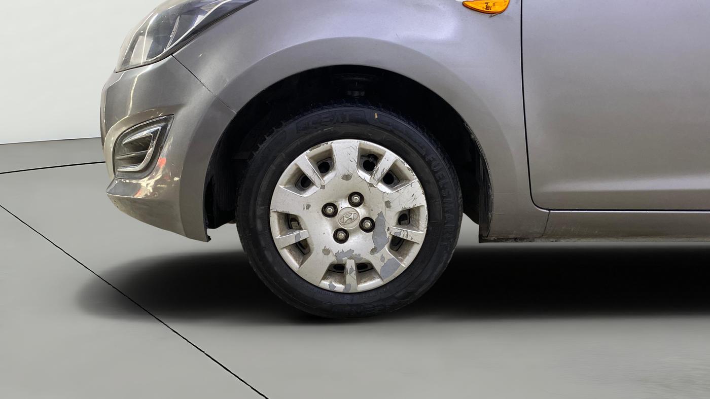 2013 Hyundai i20 MAGNA 1.2, Petrol, Manual, 1,43,751 km, Left Front Wheel