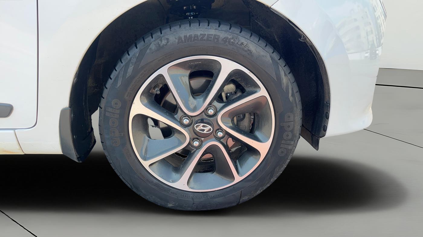 2019 Hyundai Grand i10 ASTA 1.2 KAPPA VTVT, Petrol, Manual, 1,04,358 km, Right Front Wheel