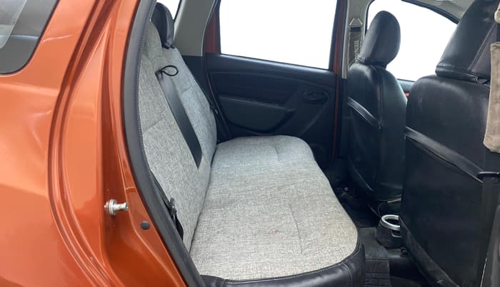 2018 Renault Duster RXS CVT, Petrol, Automatic, 1,22,948 km, Right Side Rear Door Cabin
