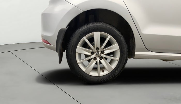 2014 Volkswagen Polo HIGHLINE1.2L, Petrol, Manual, 1,28,170 km, Right Rear Wheel