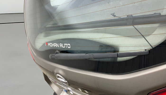 2015 Nissan Terrano XV D THP PREMIUM 110 PS, Diesel, Manual, 1,09,754 km, Rear Wiper