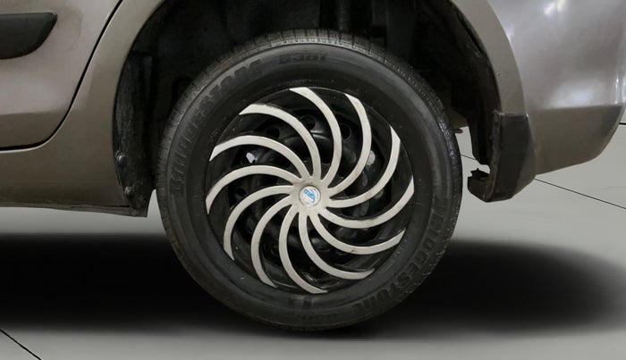 2016 Maruti Swift Dzire VXI, CNG, Manual, 76,983 km, Left Rear Wheel