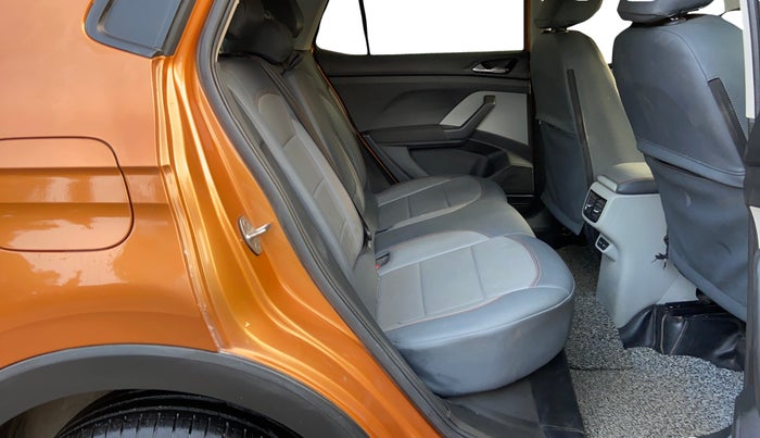 2021 Skoda KUSHAQ AMBITION 1.0L TSI AT, Petrol, Automatic, 64,270 km, Right Side Rear Door Cabin