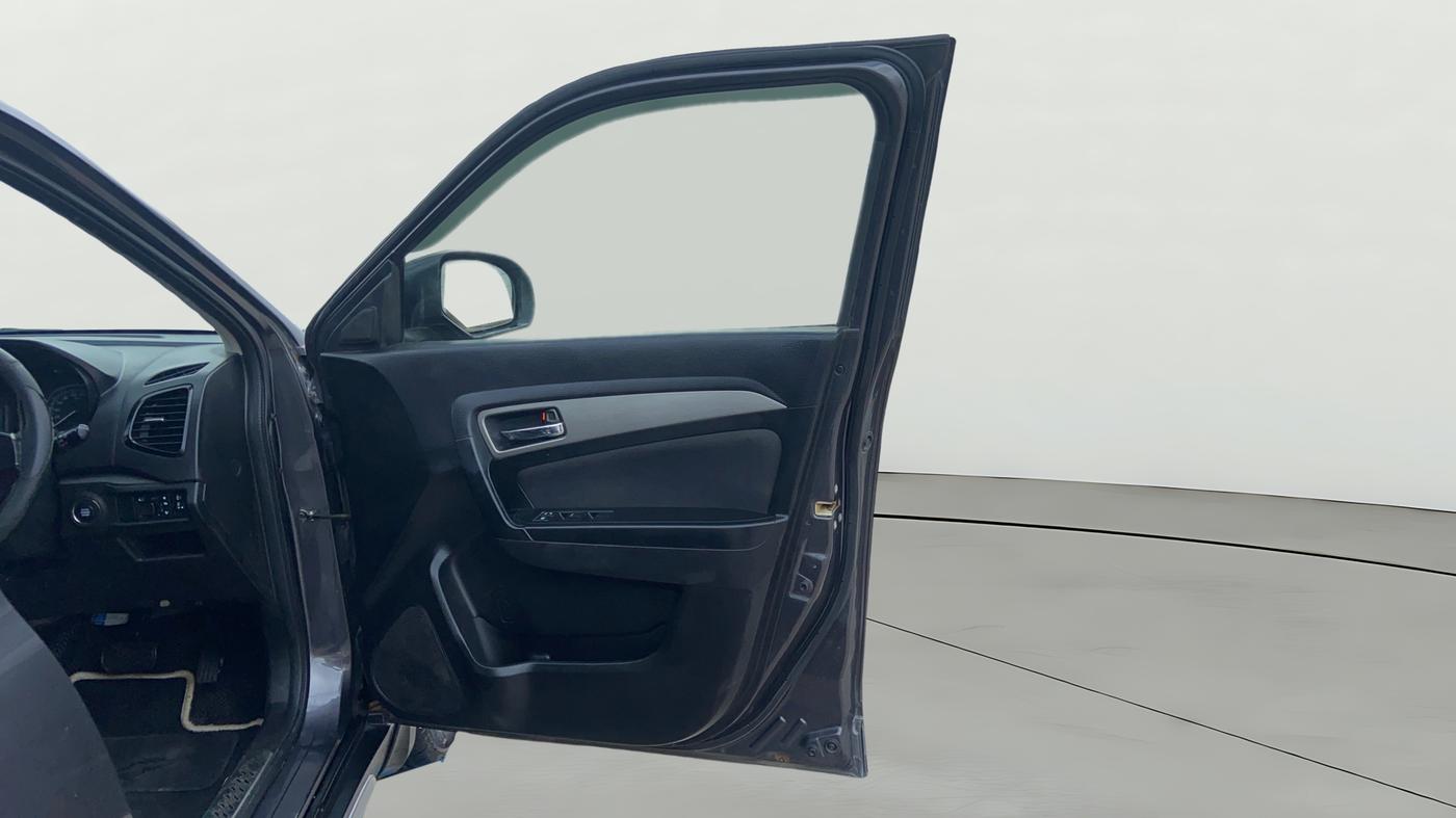2018 Maruti Vitara Brezza ZDI PLUS AMT, Diesel, Automatic, 1,37,417 km, RHS Front Door