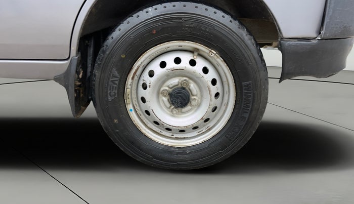 2023 Maruti Eeco 7 STR STD 1.2, CNG, Manual, 1,25,302 km, Right Front Wheel