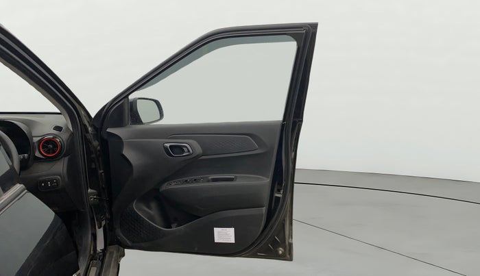 2025 Hyundai EXTER SX 1.2 MT Knight Edition Hy-CNG Duo, CNG, Manual, 4,273 km, RHS Front Door