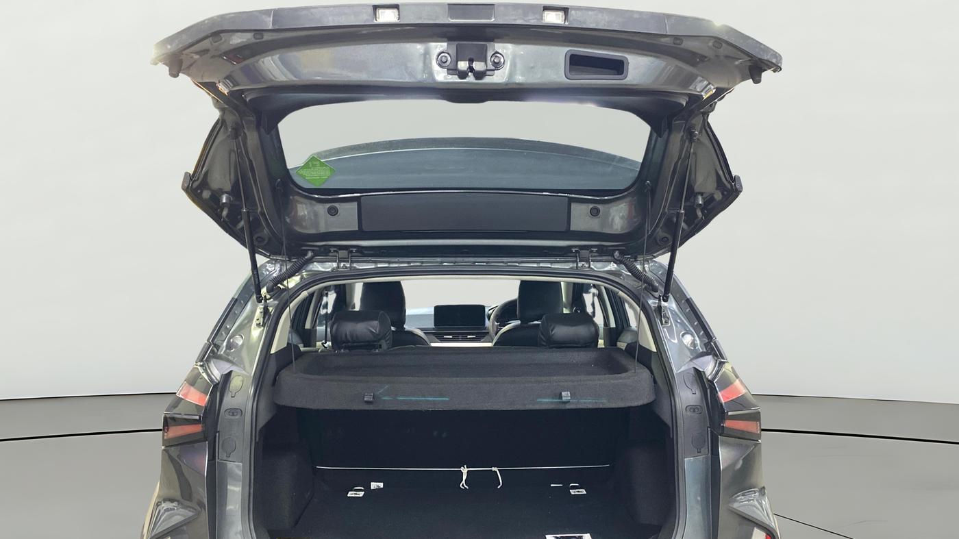 2025 Tata NEXON Pure Plus 1.2 iCNG 6MT, CNG, Manual, 12,630 km, Boot Door Open