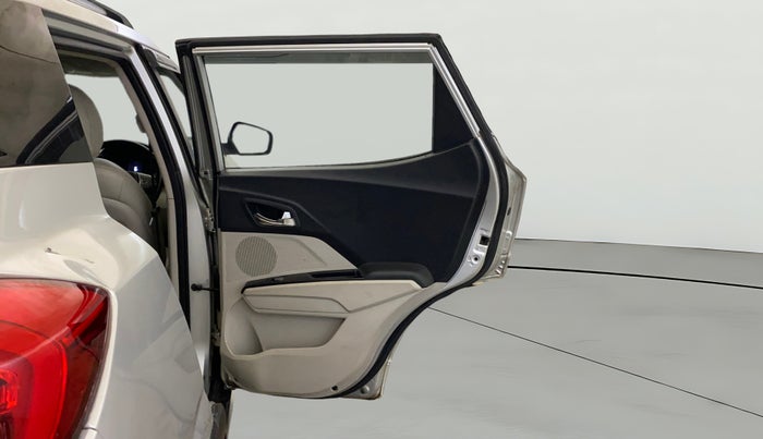 2019 Mahindra XUV300 W8 (O) 1.2 PETROL, Petrol, Manual, 82,450 km, RHS Rear Door