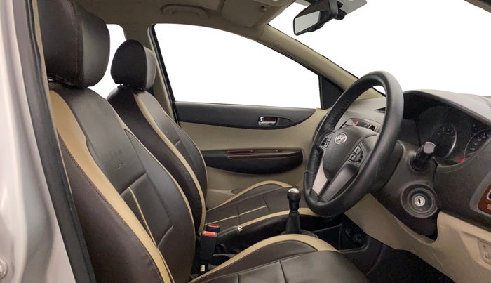 2014 Hyundai i20 SPORTZ 1.2, Petrol, Manual, 51,112 km, Right Side Front Door Cabin