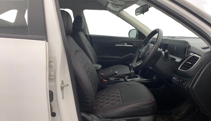 2023 KIA SELTOS  HTK PLUS 1.5 DIESEL IMT, Diesel, Manual, 54,097 km, Right Side Front Door Cabin