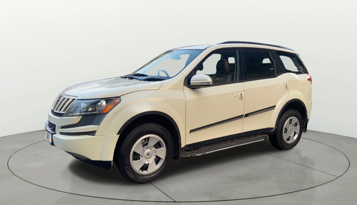 2015 Mahindra XUV500 W6, Diesel, Manual, 76,338 km, Left Front Diagonal