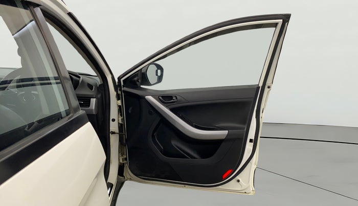 2022 Tata NEXON XM PETROL, Petrol, Manual, 1,16,522 km, RHS Front Door