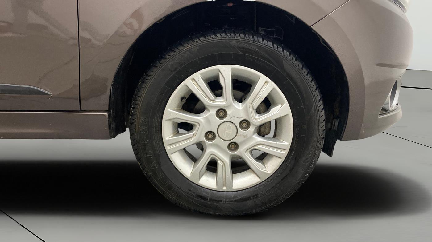 2018 Tata Tiago XZA PETROL, Petrol, Automatic, 97,903 km, Right Front Wheel
