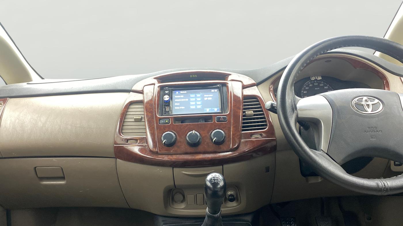 2015 Toyota Innova 2.5 GX 8 STR, Diesel, Manual, 98,235 km, Air Conditioner