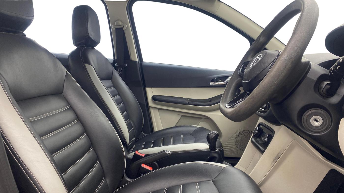 2022 Tata Tiago XZ PLUS CNG, CNG, Manual, 59,415 km, Right Side Front Door Cabin