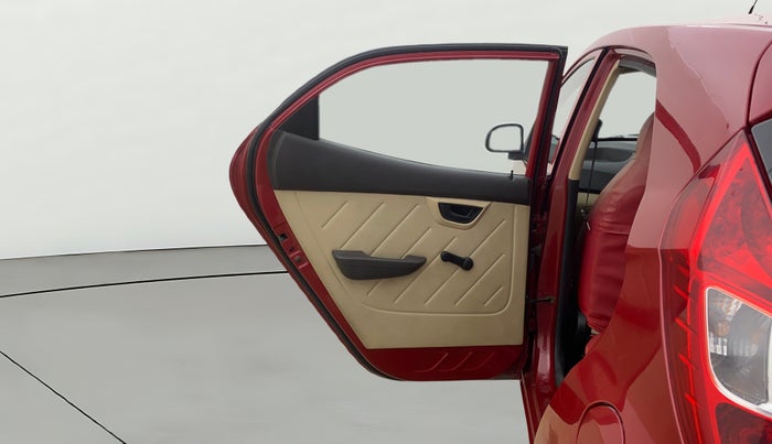 2017 Hyundai Eon MAGNA +, Petrol, Manual, 1,07,046 km, LHS Rear Door