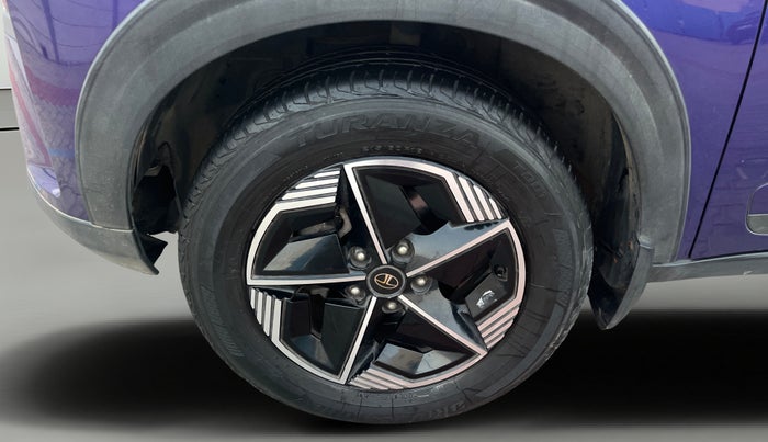 2023 Tata NEXON FEARLESS PURPLE + SUNROOF DUAL TONE 1.2 PETROL, Petrol, Manual, 28,568 km, Left Front Wheel