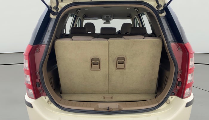 2014 Mahindra XUV500 W6, Diesel, Manual, 1,22,180 km, Boot Open Zoomed View
