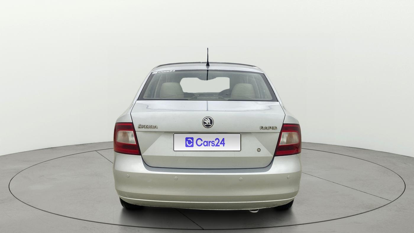 2015 Skoda Rapid AMBITION 1.6 MPI MT, Petrol, Manual, 29,042 km, Back/Rear