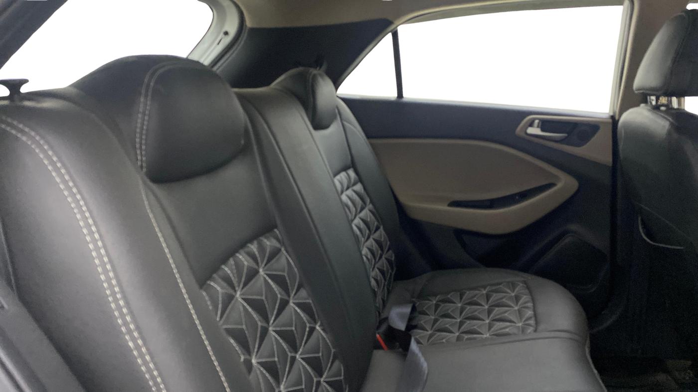 2019 Hyundai Elite i20 SPORTZ PLUS  1.2 CVT, Petrol, Automatic, 25,846 km, Right Side Rear Door Cabin