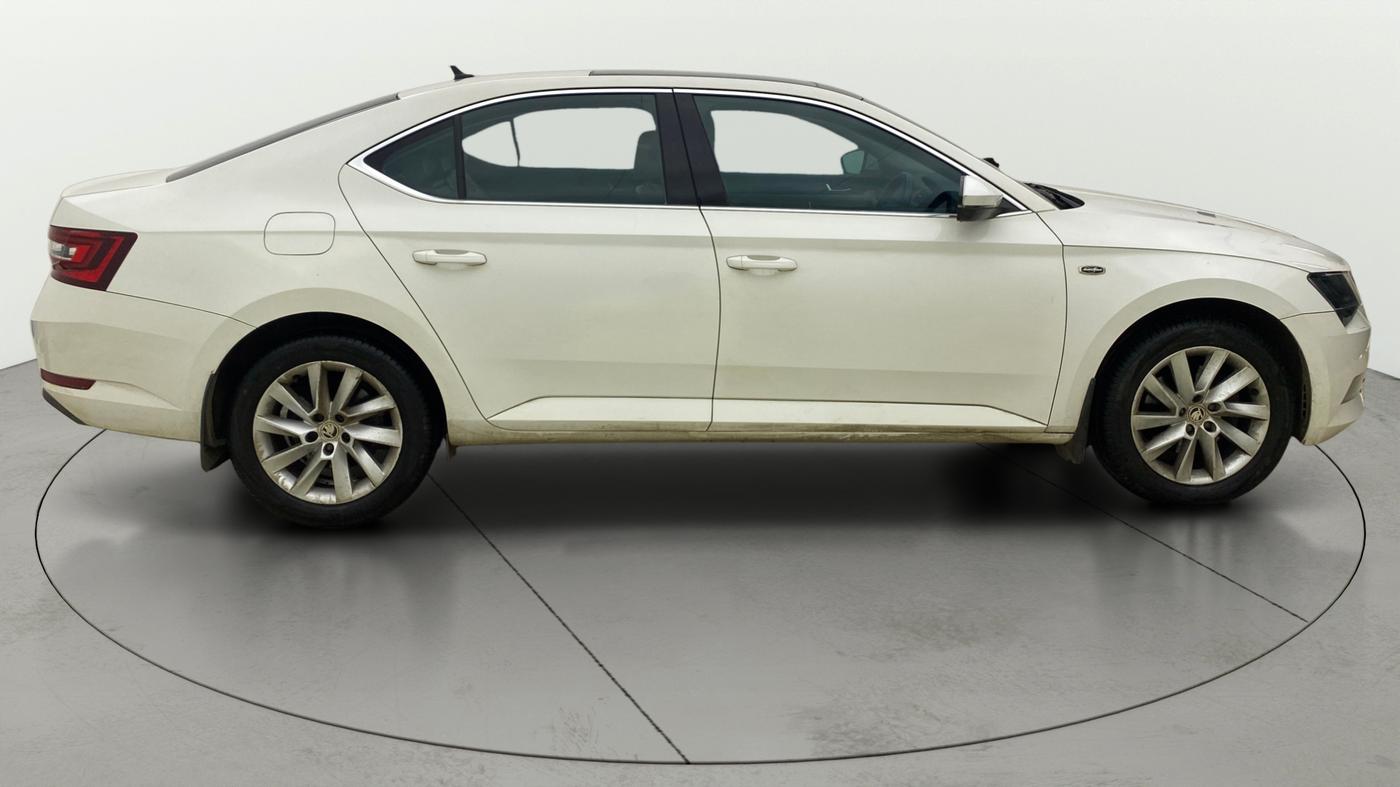 2016 Skoda Superb L&K 1.8 TSI AT, Petrol, Automatic, 50,102 km, Right Side View