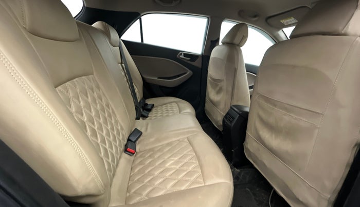 2020 Hyundai Elite i20 MAGNA PLUS 1.2, Petrol, Manual, 44,157 km, Right Side Rear Door Cabin