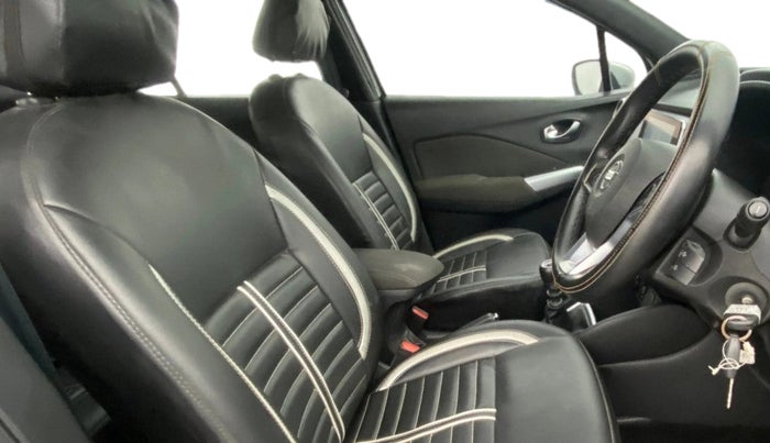 2021 Nissan Kicks XV TURBO 1.3, Petrol, Manual, 31,444 km, Right Side Front Door Cabin