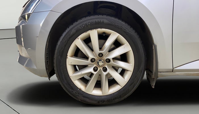 2016 Skoda Superb L&K 1.8 TSI AT, Petrol, Automatic, 52,309 km, Left Front Wheel