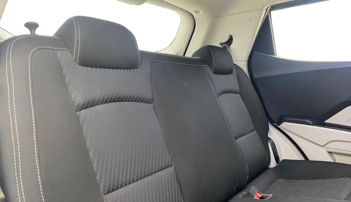 2023 Mahindra XUV300 W4 1.2 PETROL, Petrol, Manual, 14,651 km, Right Side Rear Door Cabin
