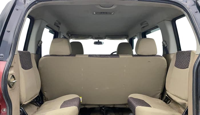 2016 Mahindra TUV300 T8, Diesel, Manual, 1,26,142 km, Third Seat Row ( optional )
