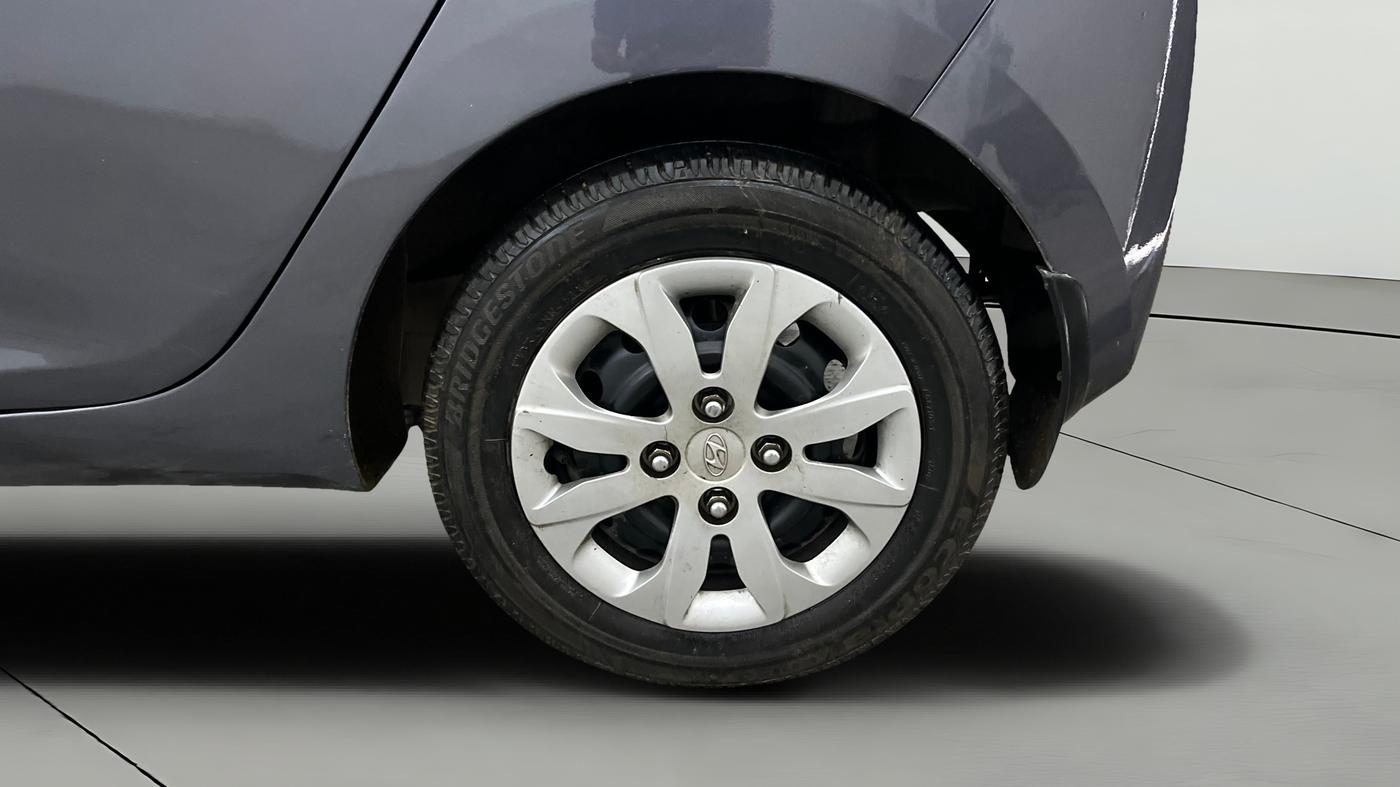 2014 Hyundai Eon SPORTZ, Petrol, Manual, 57,237 km, Left Rear Wheel