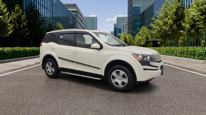 2015 Mahindra XUV500 W6, Diesel, Manual, 53,299 km, Right Front Diagonal