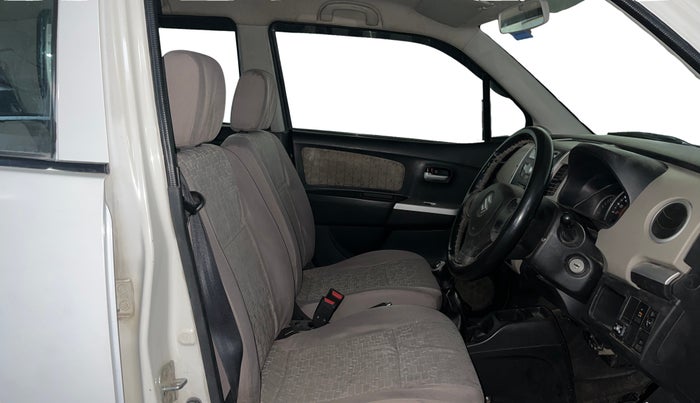 2015 Maruti Wagon R 1.0 VXI, CNG, Manual, 81,909 km, Right Side Front Door Cabin