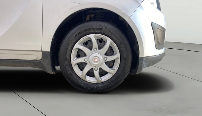 2019 Mahindra MARAZZO M4 8 STR, Diesel, Manual, 77,565 km, Right Front Wheel