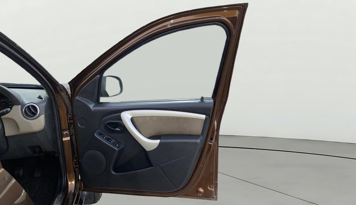 2013 Renault Duster RXL PETROL, Petrol, Manual, 59,188 km, RHS Front Door