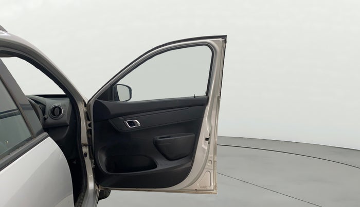 2018 Renault Kwid RXT 1.0 AMT (O), CNG, Automatic, 62,800 km, RHS Front Door