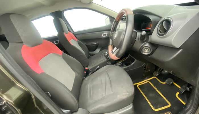 2018 Renault Kwid RXT 1.0 (O), Petrol, Manual, 33,197 km, Right Side Front Door Cabin