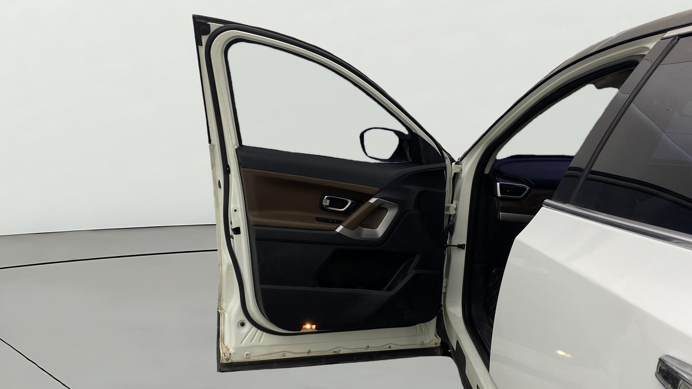 2020 Tata Harrier XZ PLUS 2.0L DUAL TONE, Diesel, Manual, 77,424 km, LHS Front Door